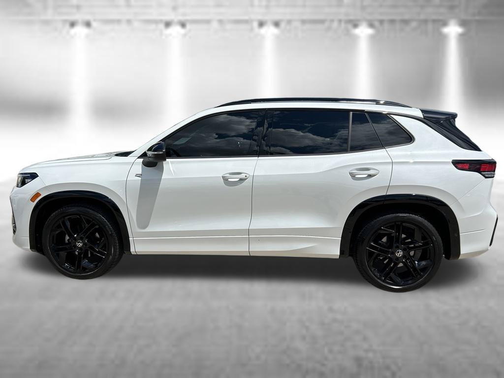 Certified 2026 Volkswagen Tiguan SE R-Line FWD image 3