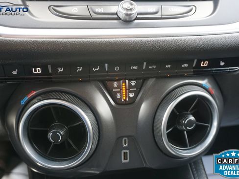 Used 2020 Chevrolet Blazer LT FWD image 33