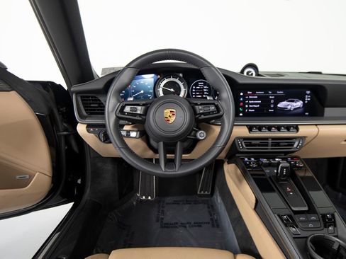 Certified 2022 Porsche 911 Carrera 4S image 19