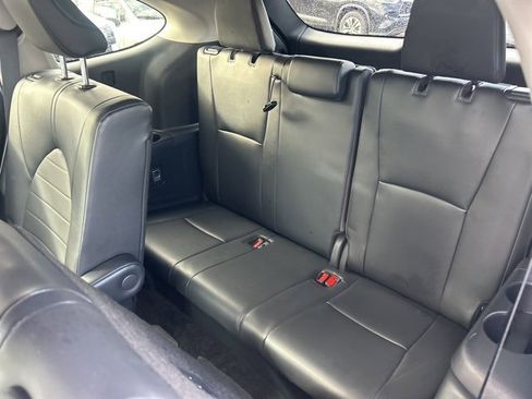 Used 2024 Toyota Highlander XLE image 17