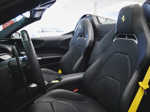 Used 2024 Ferrari SF90 Spider image 24