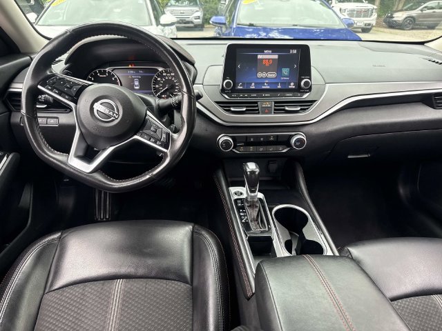 Used 2024 Nissan Altima 2.5 SR FWD image 16