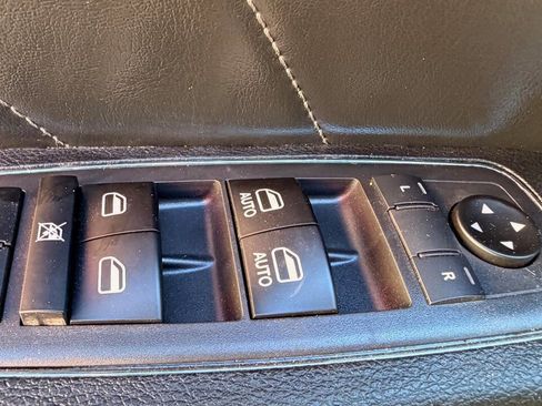 Used 2017 Dodge Charger R/T w/ Plus Group image 27