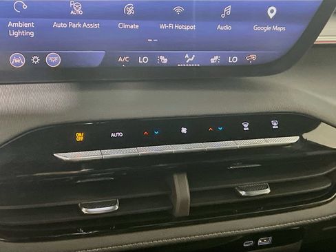 Used 2025 Buick Enclave Sport Touring w/ Super Cruise Package AWD/4WD image 14