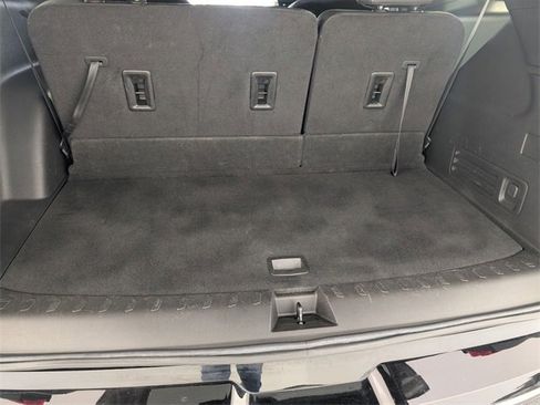 Certified 2023 Chevrolet Traverse Premier w/ Redline Edition image 32