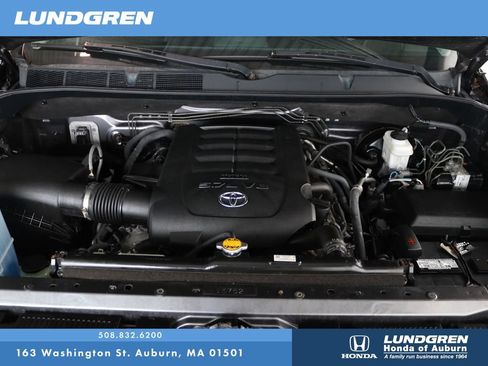 Used 2017 Toyota Tundra SR5 w/ SR5 Upgrade Package AWD/4WD image 30