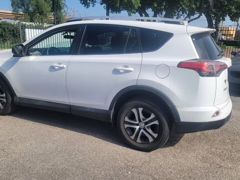 Used 2016 Toyota RAV4 LE FWD image 12