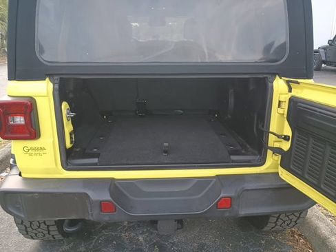Certified 2022 Jeep Wrangler Unlimited Sahara w/ Safety Group AWD/4WD image 7