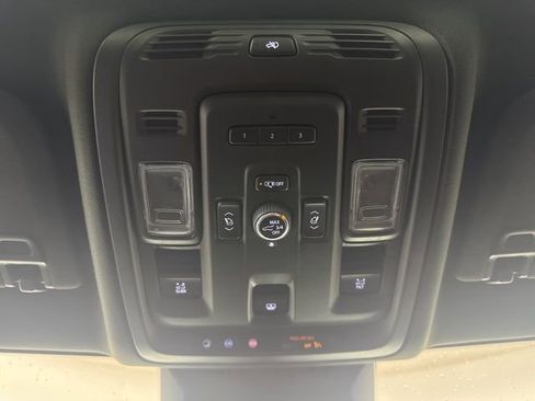 Used 2022 Cadillac Escalade ESV Premium Luxury w/ Performance Package image 15