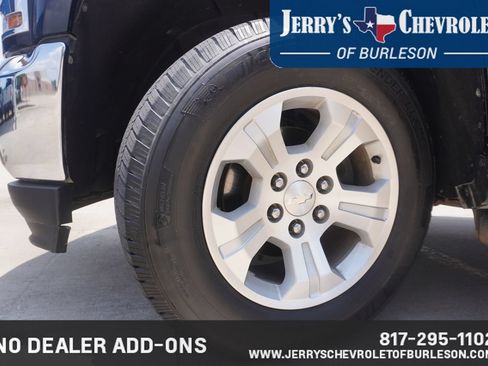 Used 2017 Chevrolet Silverado 1500 LT w/ LT Eassist Package RWD image 12