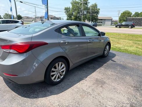 Used 2014 Hyundai Elantra SE w/ Option Group 02 FWD image 6