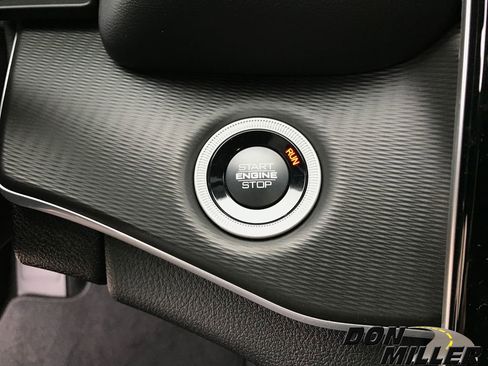 New 2025 Jeep Grand Cherokee L Altitude image 18