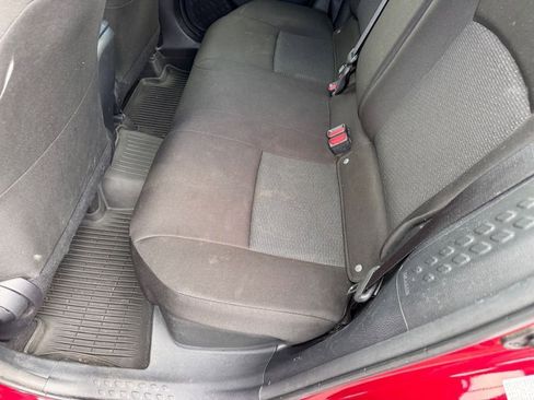 Used 2019 Toyota C-HR LE FWD image 9