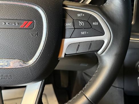 Used 2017 Dodge Charger SXT image 11