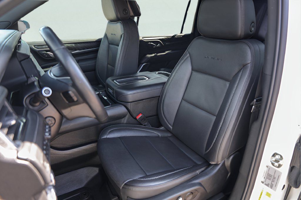 Used 2023 GMC Yukon XL Denali w/ Denali Reserve Package AWD/4WD image 10