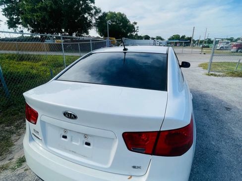 Used 2013 Kia Forte EX w/ Premium Pkg image 10