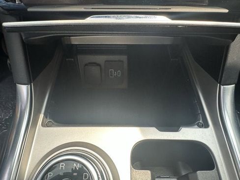 Used 2022 Ford Explorer Limited w/ Equipment Group 301A image 17