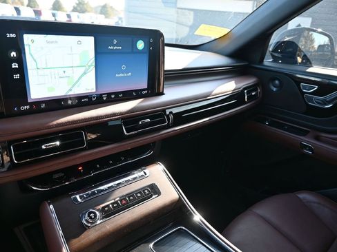 Used 2025 Lincoln Aviator Reserve w/ Illumination Package image 23