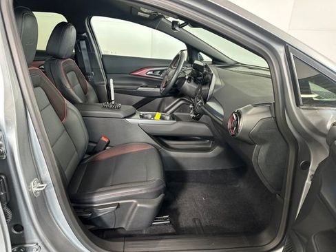 Used 2024 Chevrolet Equinox EV RS image 28