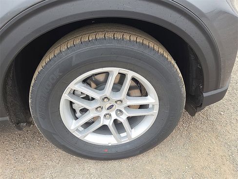 New 2026 Ford Explorer Active image 7