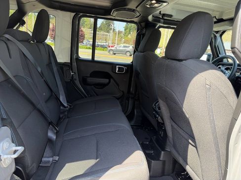 Used 2023 Jeep Wrangler Unlimited Rubicon 4xe AWD/4WD image 27