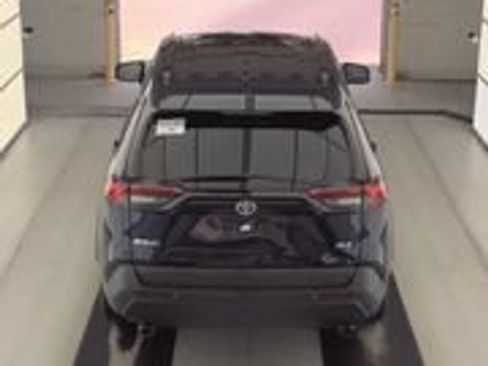 Used 2023 Toyota RAV4 XLE w/ Convenience Package FWD image 5