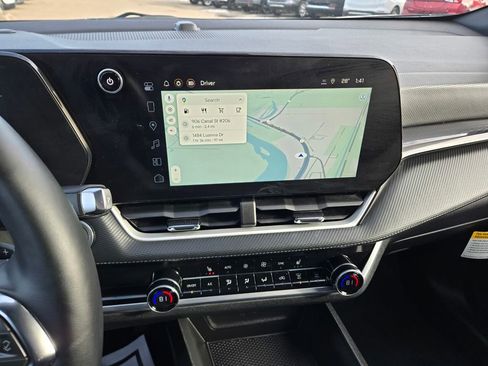 New 2026 Chevrolet Equinox LT w/ Convenience Package II image 8