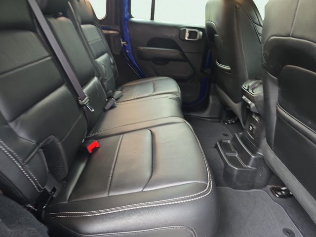 Used 2019 Jeep Wrangler Unlimited Sahara AWD/4WD image 16