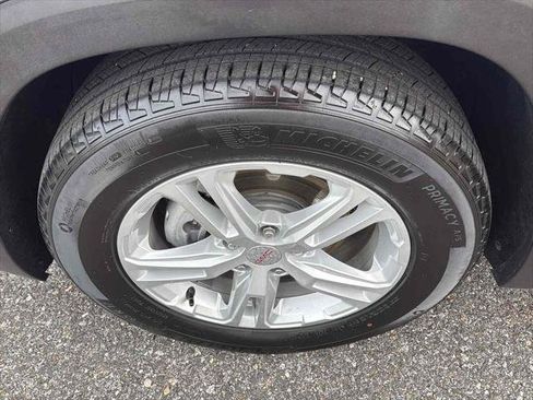 Used 2021 GMC Terrain SLE image 11