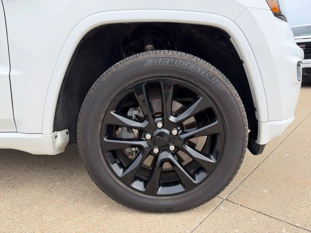Used 2021 Jeep Grand Cherokee Laredo X AWD/4WD image 9
