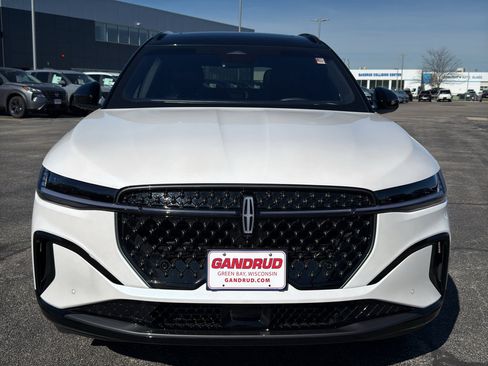 Used 2024 Lincoln Nautilus Reserve w/ Equipment Group 203A AWD/4WD image 3