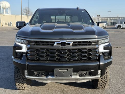 Used 2024 Chevrolet Silverado 1500 ZR2 w/ Technology Package image 8