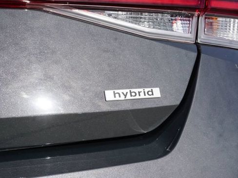Used 2025 Hyundai Elantra SEL FWD image 8