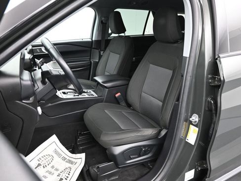 Certified 2022 Ford Explorer XLT image 11