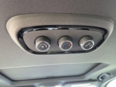 Used 2022 Dodge Durango GT RWD image 21