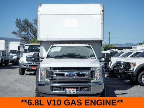 Used 2017 Ford F550 2WD Regular Cab Super Duty image 3