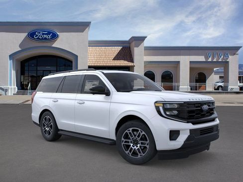 New 2025 Ford Expedition Active image 7