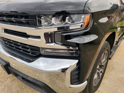 Used 2020 Chevrolet Silverado 1500 LT w/ Texas Edition image 6
