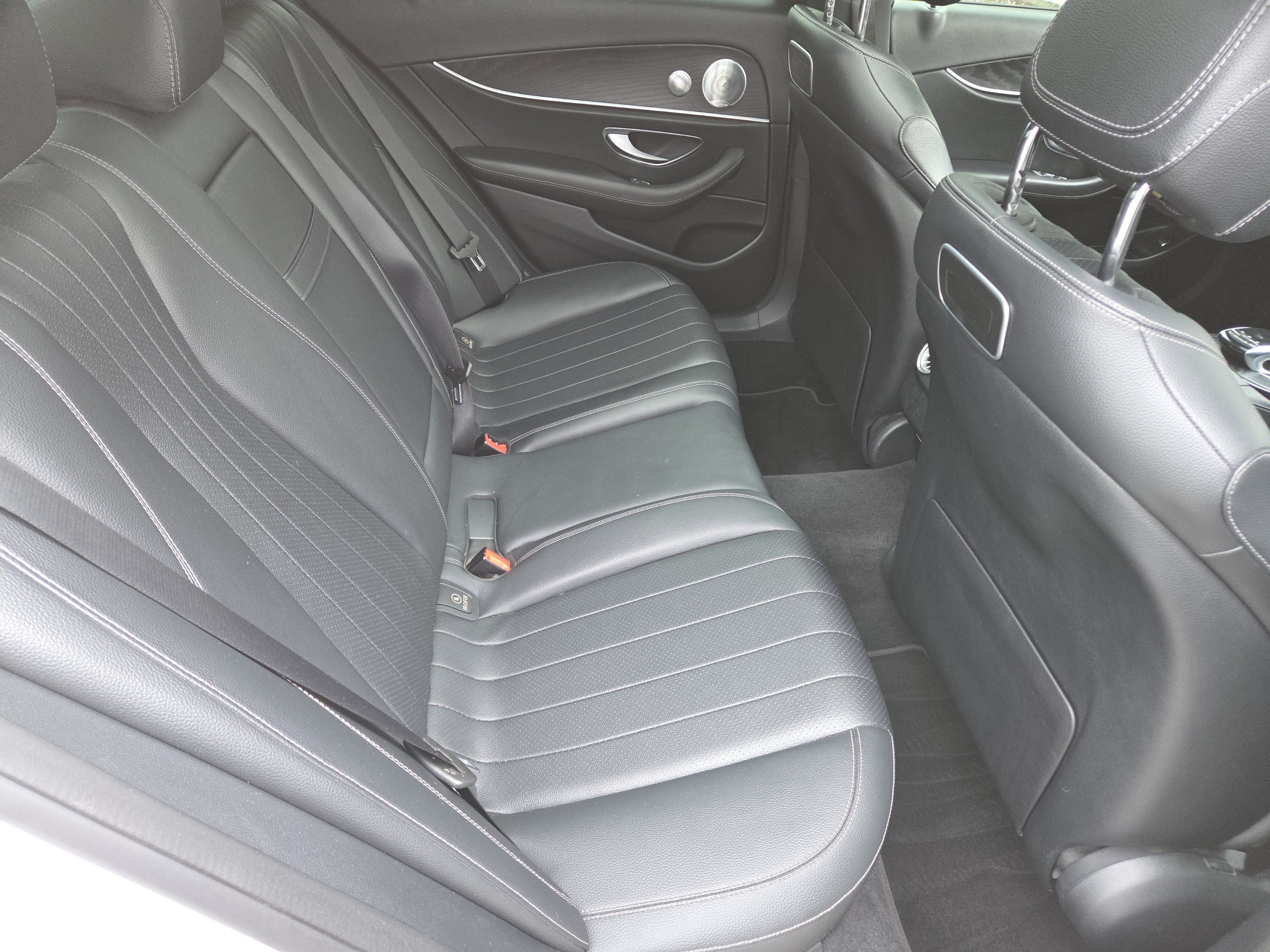 Used 2019 Mercedes-Benz E 300 4MATIC image 32