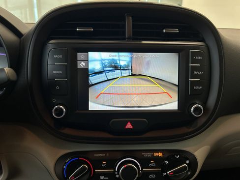 Used 2025 Kia Soul LX w/ LX Technology Package image 11