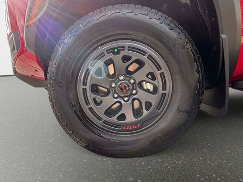 New 2026 Nissan Frontier PRO-4X w/ Pro-4x Convenience Package image 9