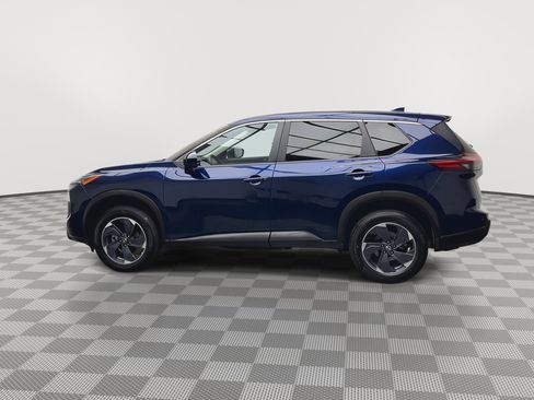 Used 2024 Nissan Rogue SV image 32