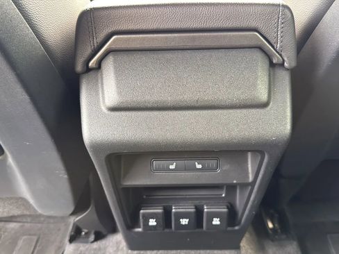 Used 2019 Land Rover Discovery Sport HSE image 28