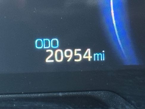 Used 2025 Toyota RAV4 LE image 39