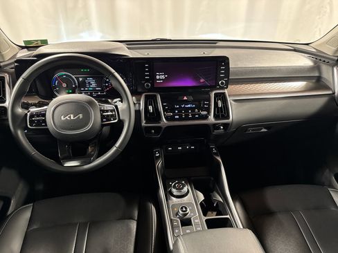 Certified 2023 Kia Sorento EX AWD/4WD image 4