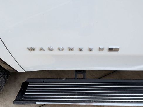 Used 2024 Jeep Wagoneer Series III w/ Premium Group I image 60