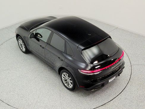 Used 2023 Porsche Macan AWD/4WD image 29