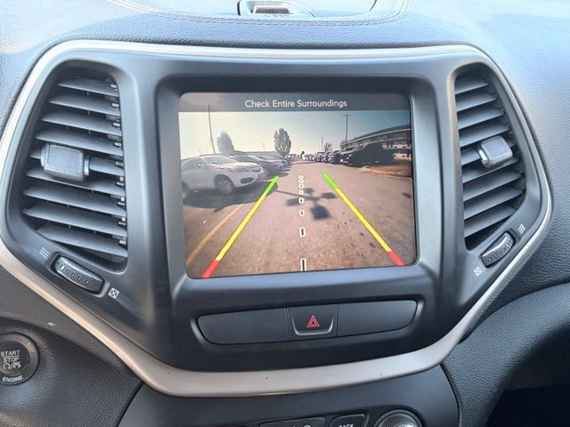 Used 2016 Jeep Cherokee Latitude w/ Comfort/Convenience Group AWD/4WD image 21