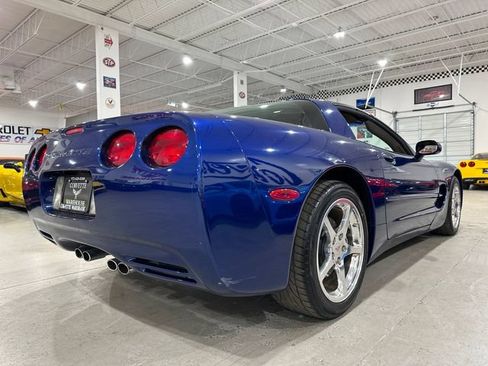 Used 2004 Chevrolet Corvette Coupe w/ Preferred Equipment Group RWD image 3