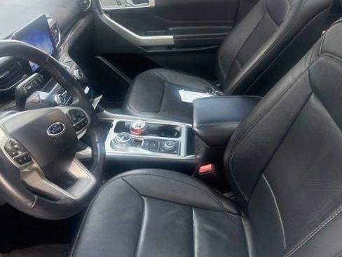 Used 2020 Ford Explorer Limited AWD/4WD image 3